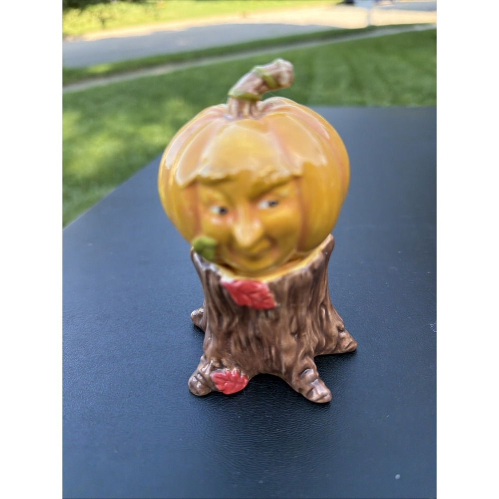 Carved Pumpkin Face Tree Stump Magnetic Salt Pepper Set HTF VTG Ceramic Man
